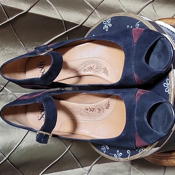 EUC- Sofft Colorblock Suede Peep-Toe Mary Jane Pumps - Picture 3 of 7